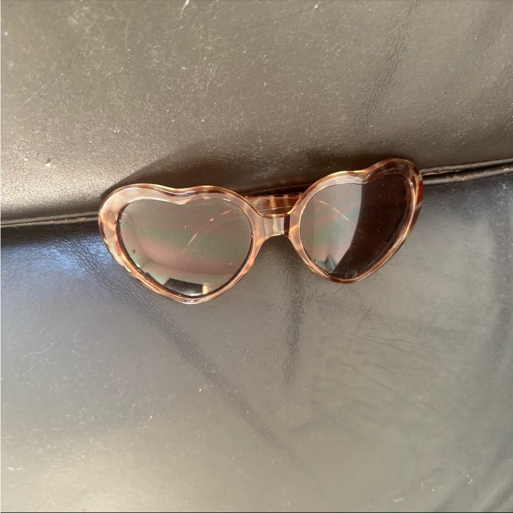 Sunglasses cheetah print heart shaped